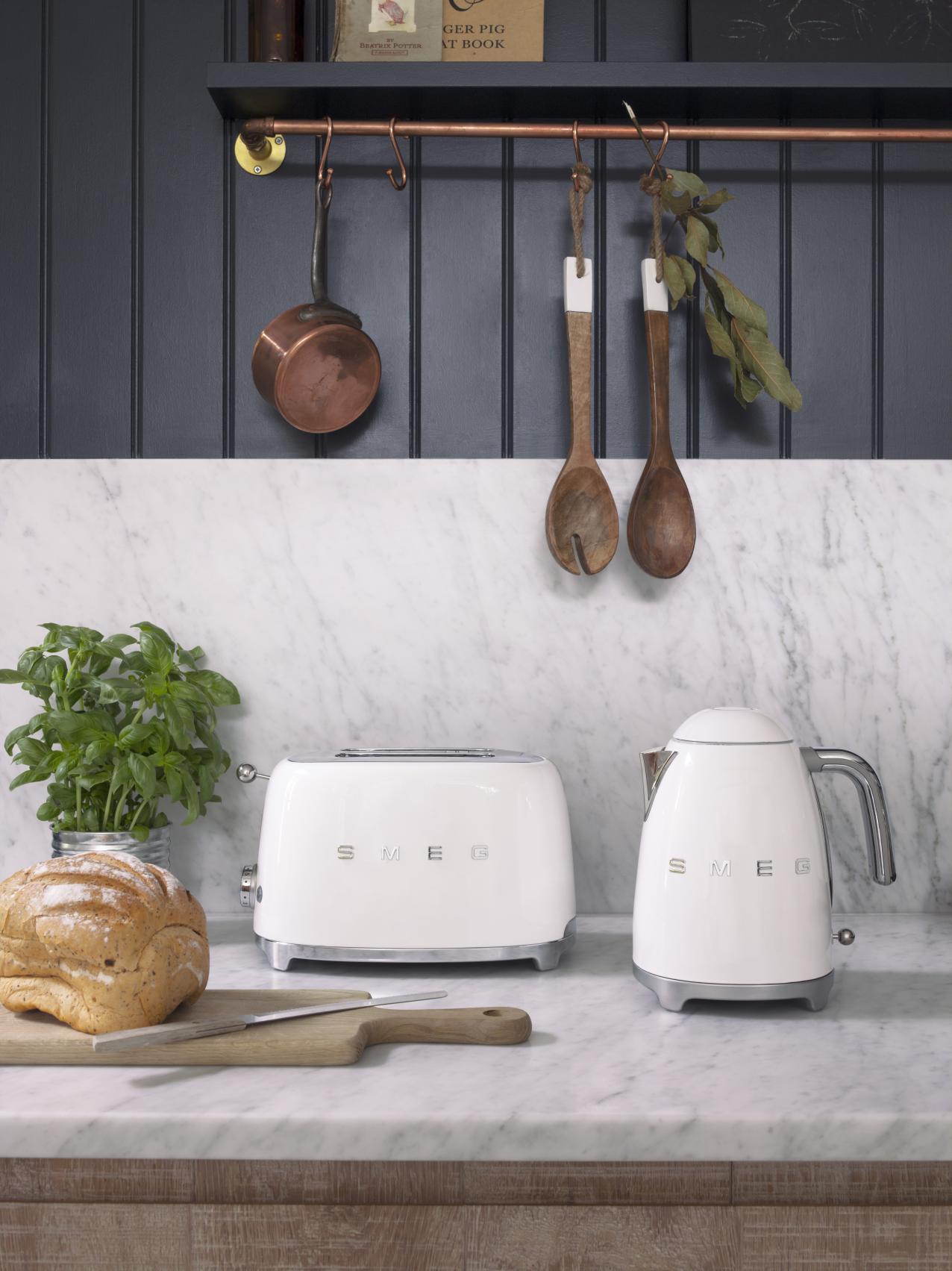 Smeg TSF01CREU 2-Schlitz-Toaster Creme 50s Style kompakt