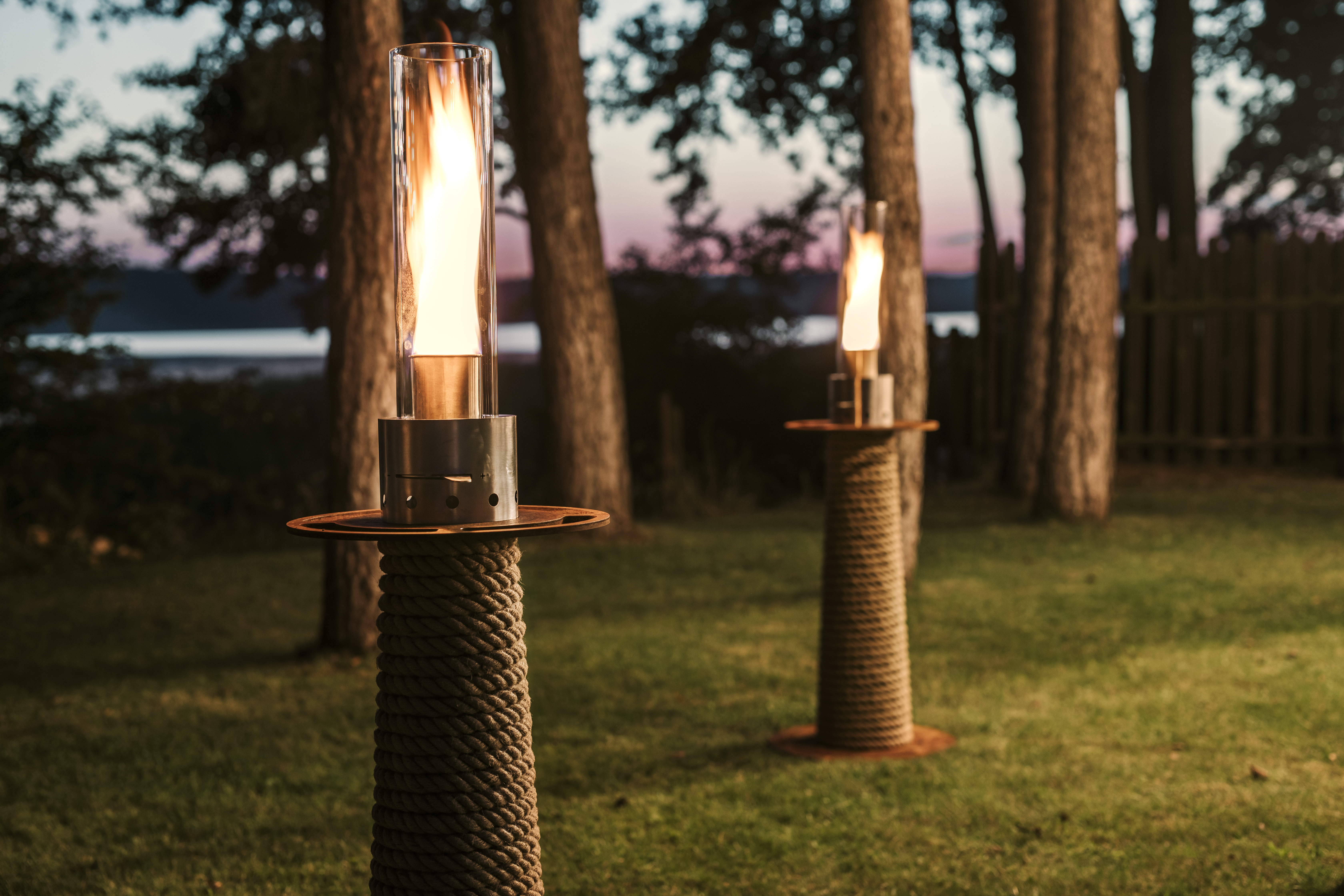 Masuria Juno Lamp Corten Stahl Outdoor Garten-Fackel Feuer-Lampe