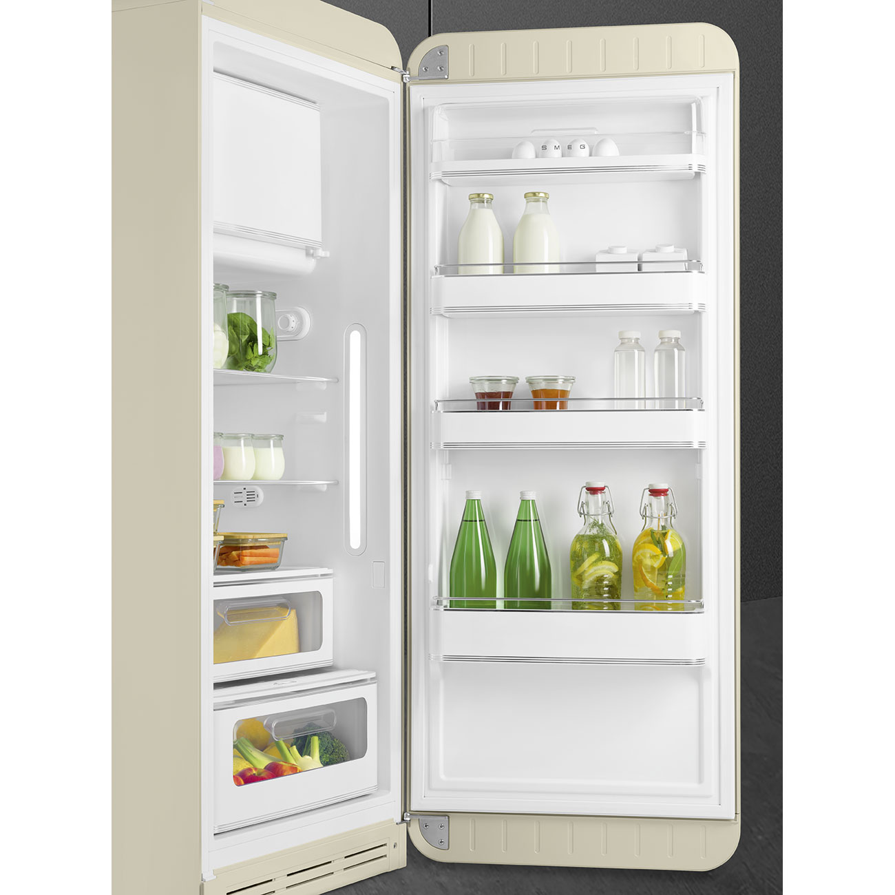 Smeg FAB28RCR5 Kühlschrank Rechtsanschlag Creme 50`s Style