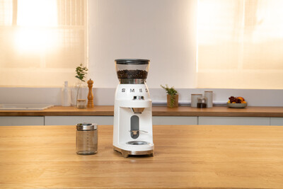 Smeg CGF03WHEU Kaffeemühle 50`s Style Weiß