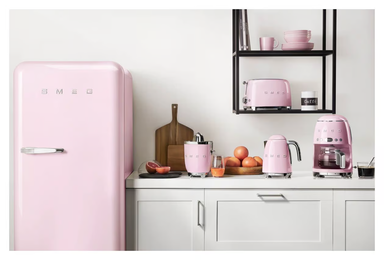 Smeg FAB28RPK6 Kühlschrank Rechtsanschlag Cadillac Pink 50`s Style, EEK: C