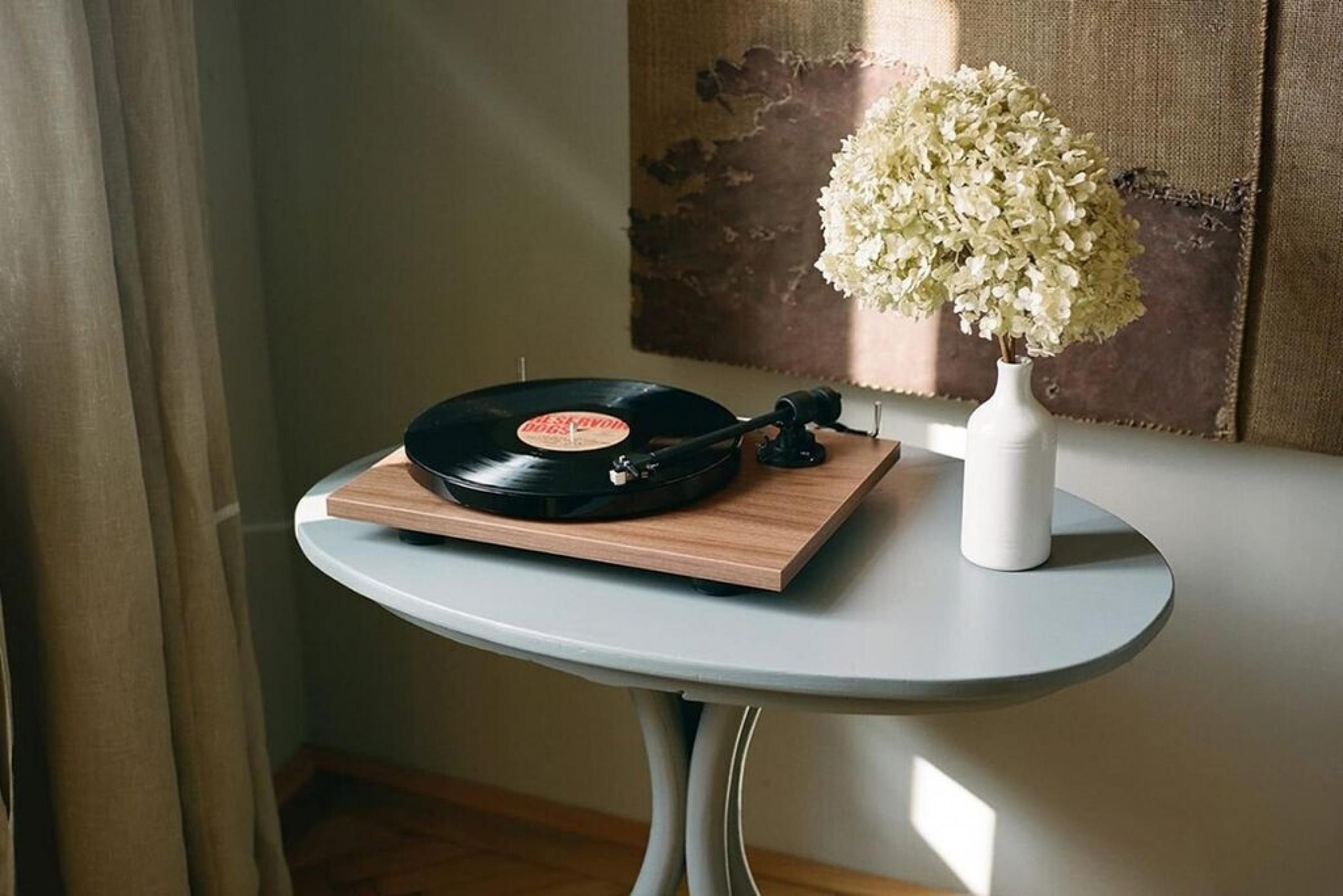 Pro-Ject E1 Phono AT3600L Walnuss