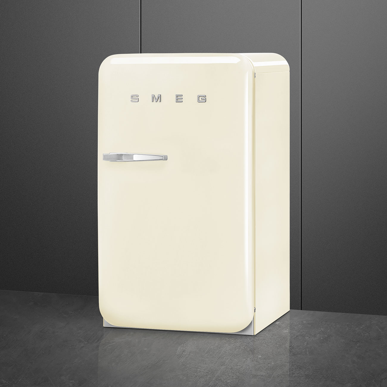 Smeg FAB10RCR6 Stand-Kühlschrank Rechtsanschlag Creme 50`s Style 2026 Modell Aussteller