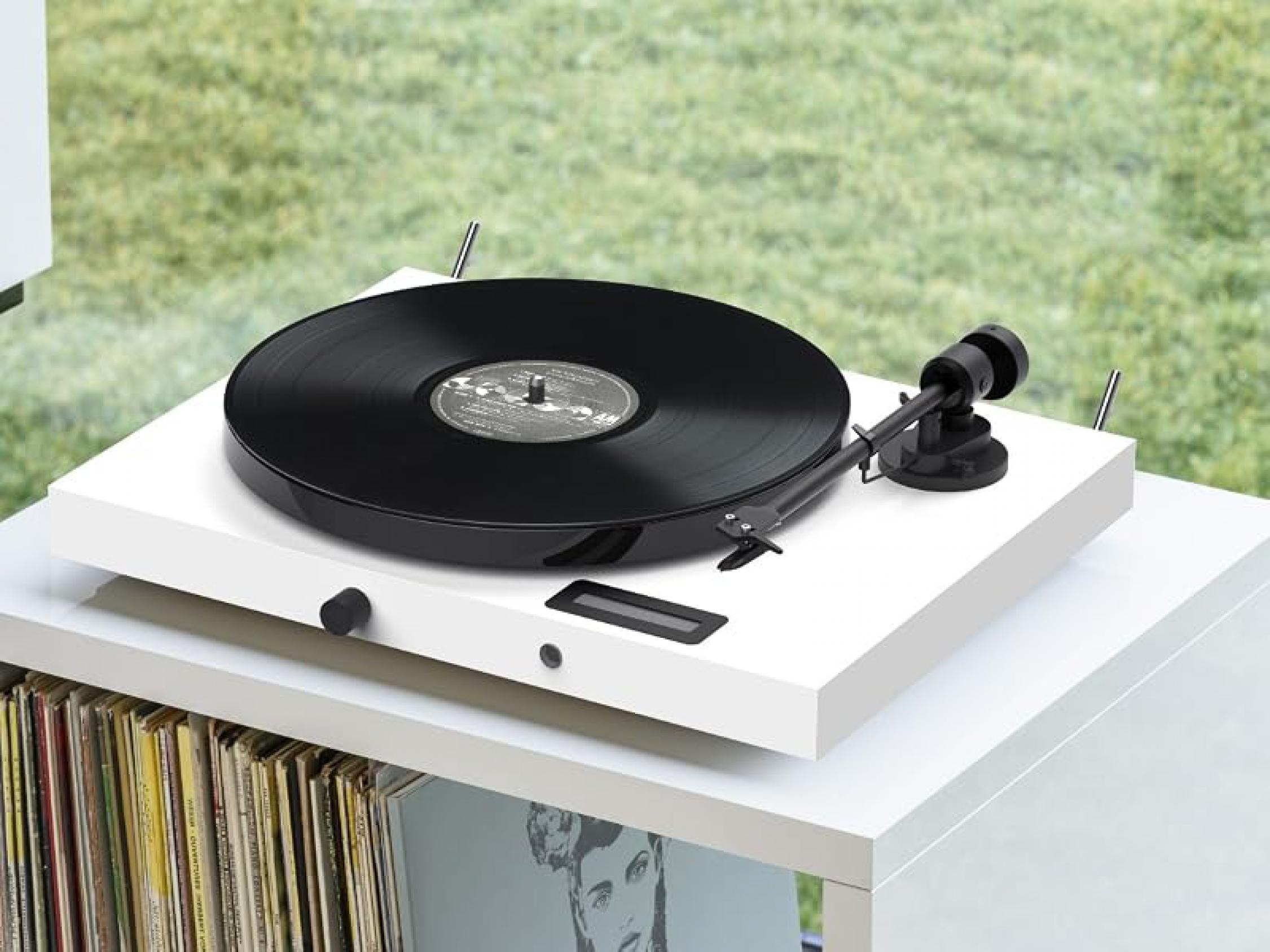 Pro-Ject Juke Box E1 Hochglanz Weiß