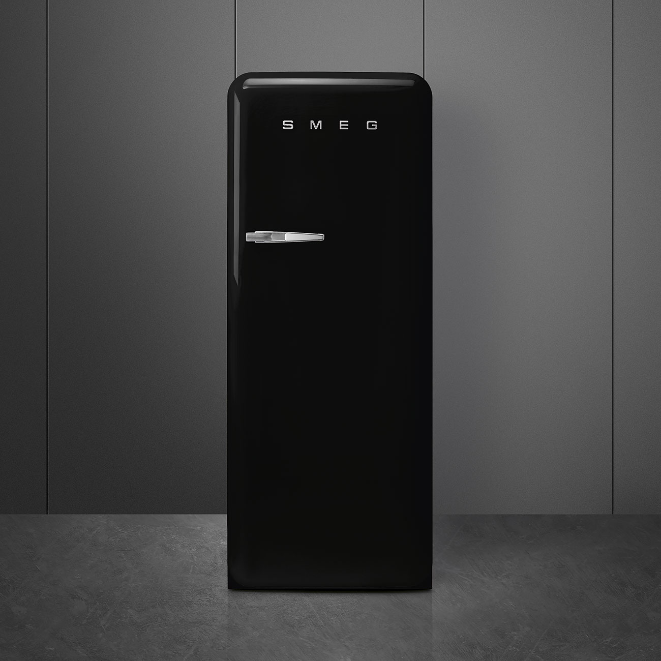 Smeg FAB28RBL6 Kühlschrank Rechtsanschlag Schwarz 50s Style 2026 Modell, EEK: C