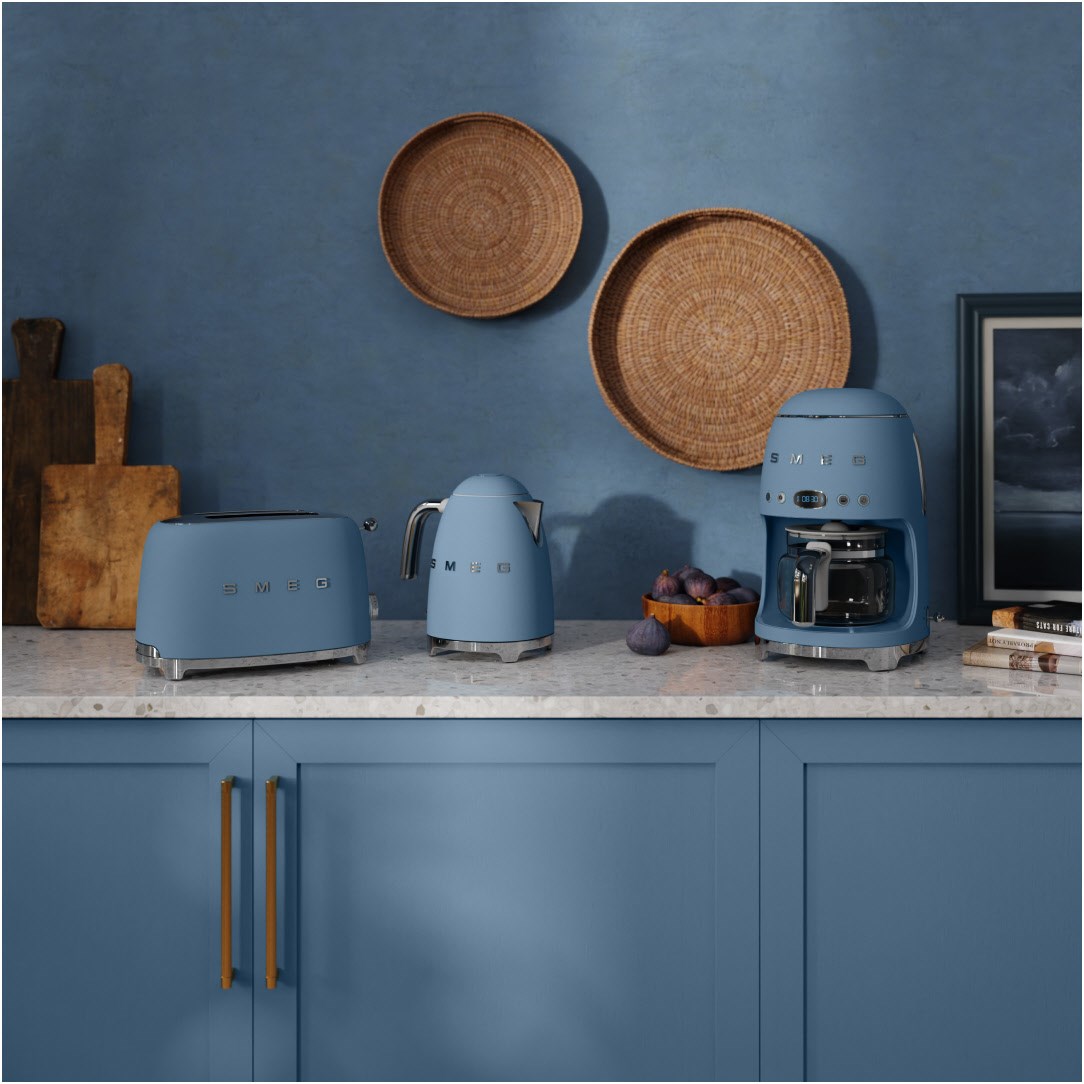 Smeg DCF02SBMEU Filterkaffeemaschine Storm Blue 50s Style Jubiläumsaktion - 60 Monate Geräteschutz
