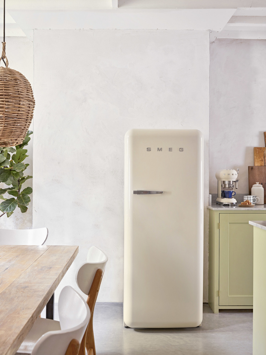 Smeg FAB28RCR6 Kühlschrank Rechtsanschlag Creme 50`s Style, 2026 Modell, EEK: C