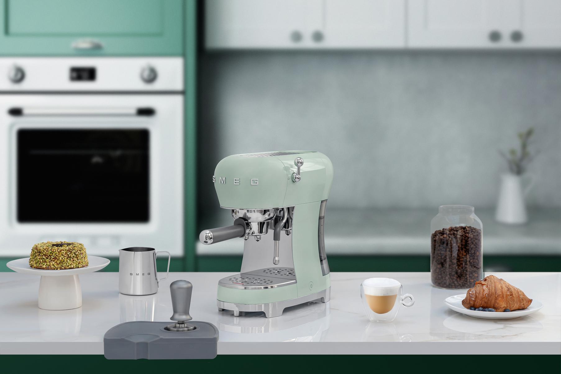 Smeg ECF02PGEU Espresso Kaffeemaschine