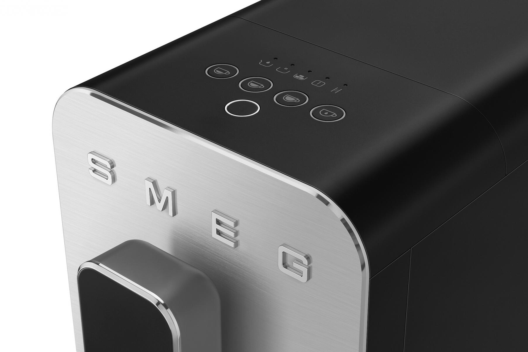 Smeg BCC11BLMEU Kaffeevollautomat schwarz Collezione Jubiläumsaktion - 60 Monate Geräteschutz