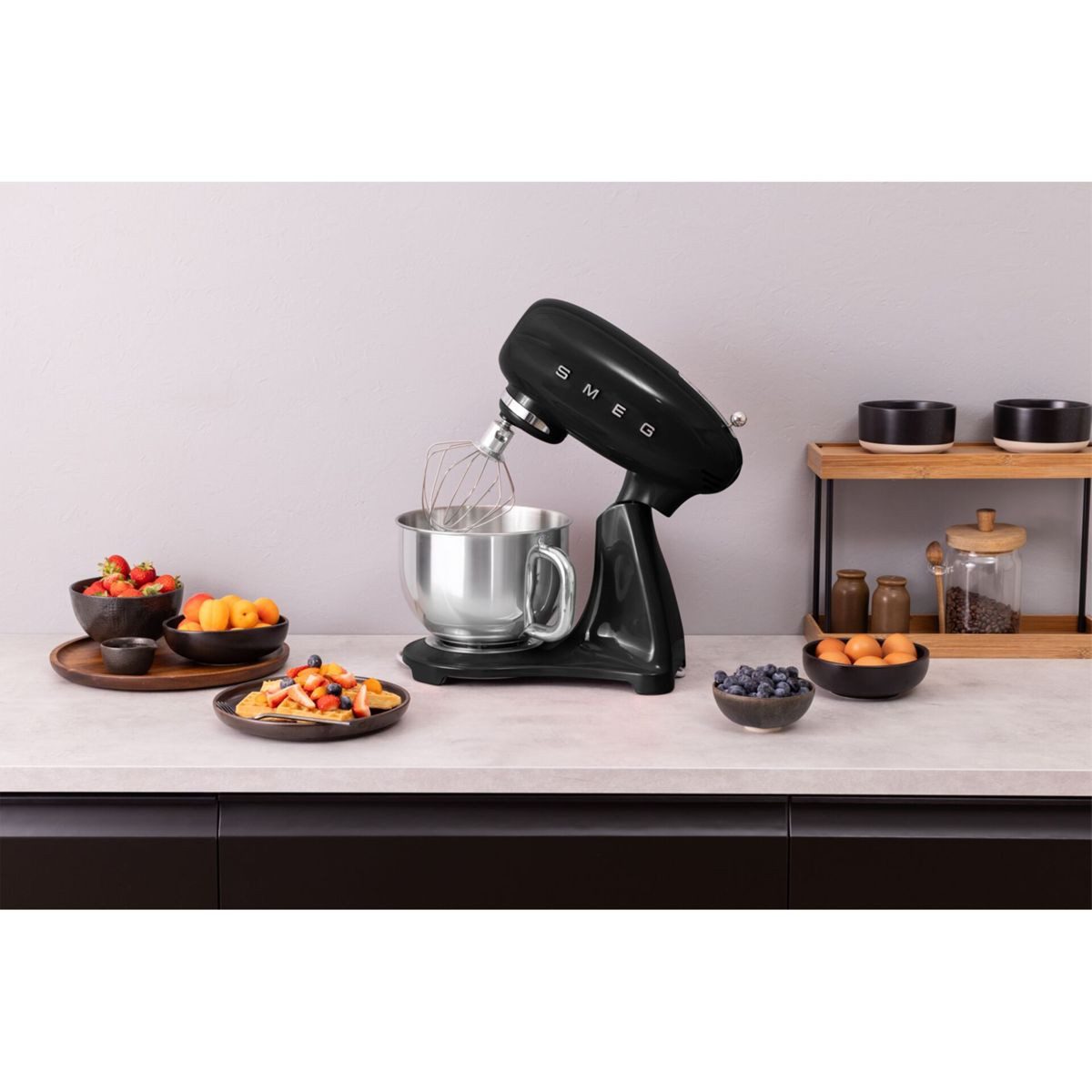 Smeg SMF05BLEU Küchenmaschine 50s Style Schwarz, 2026 Modell Jubiläumsaktion - 60 Monate Geräteschutz