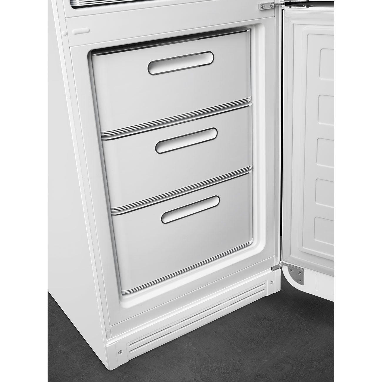Smeg FAB32RWH6 Kühl-Gefrierkombination Rechtsanschlag Weiss 50`s Style, EEK: C