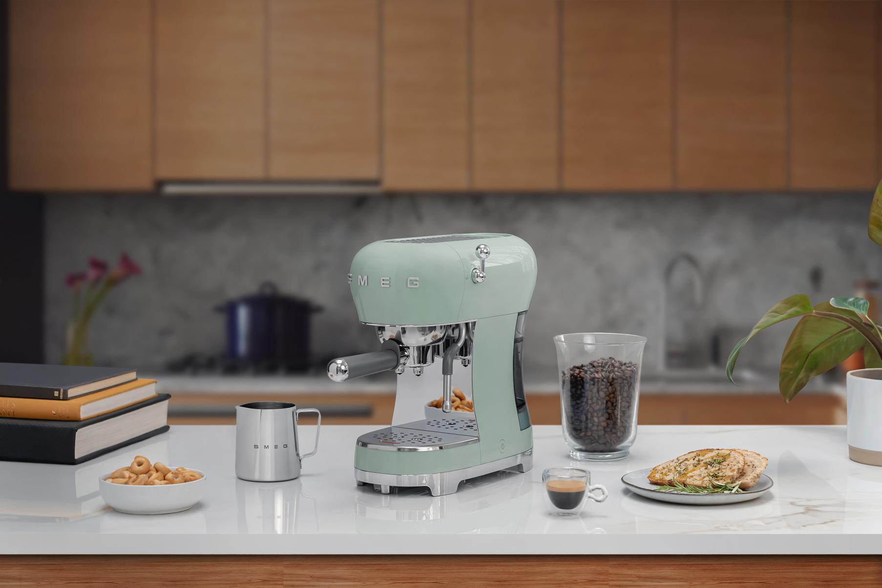 Smeg ECF02PGEU Espresso Kaffeemaschine