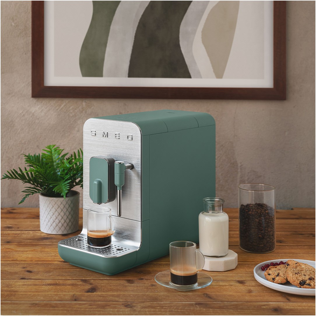 Smeg BCC12EGMEU Kaffeevollautomat emerald green-matt 50sStyle Jubiläumsaktion - 60 Monate Geräteschutz