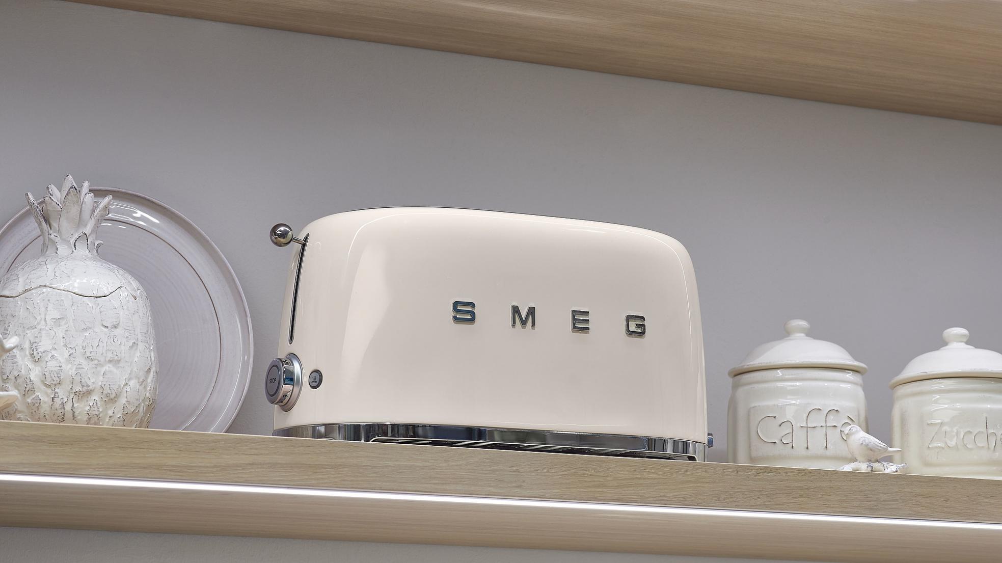 Smeg TSF02CREU 4-Scheiben Toaster Creme 50`s Style Aussteller