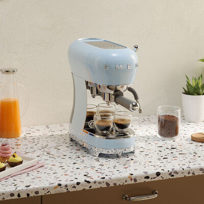 Smeg ECF02PBEU Kaffeemaschine 50`s Style
