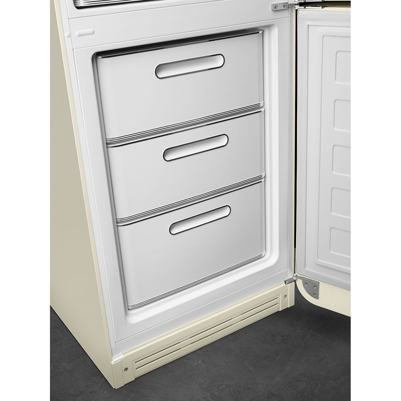 Smeg FAB32RCR6 Kühl-Gefrierkombination Rechtsanschlag Creme 50s Style 2026 Modell, EEK: C