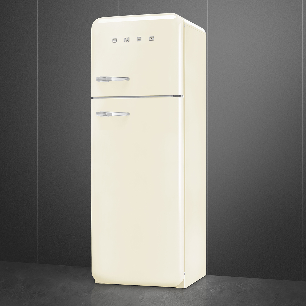 Smeg FAB30RCR5 Kühl-/Gefrierkombination Rechtsanschlag creme 50s Style, EEK: D