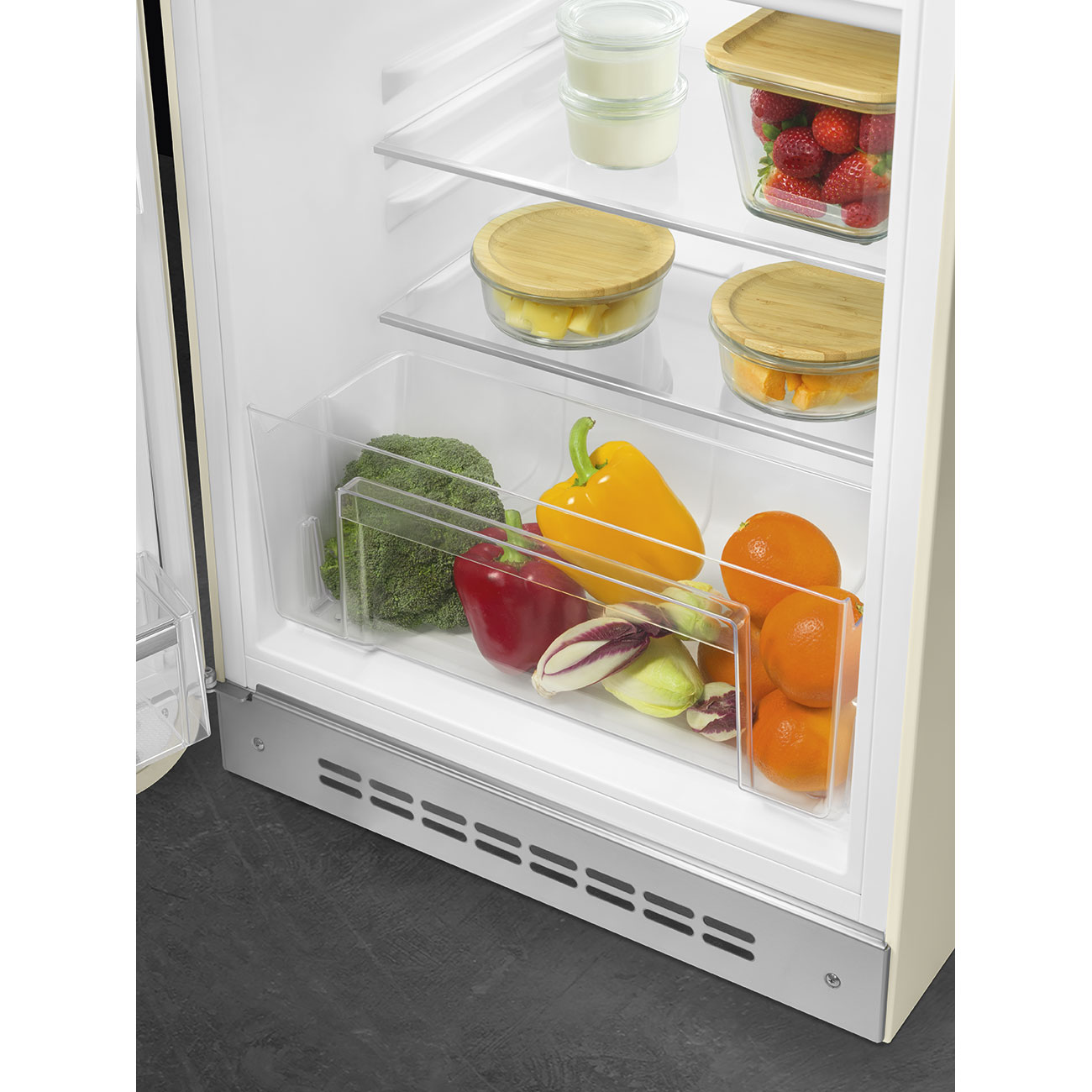 Smeg FAB10LCR6 Stand-Kühlschrank Linksanschlag Creme 50`s Style 2026 Modell, EEK: D
