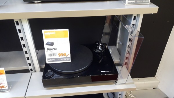 Magnat MTT 990 schwarz Aussteller